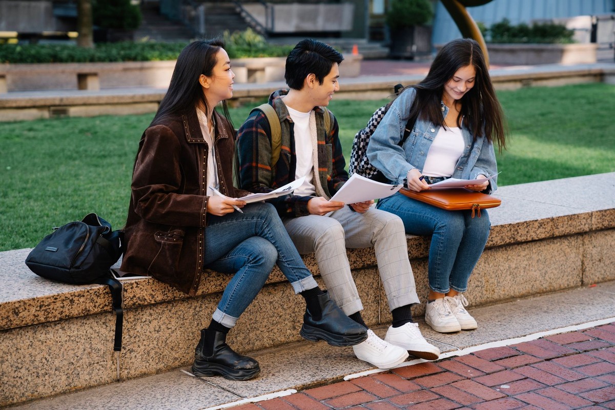 International students walking across an Australian university campus