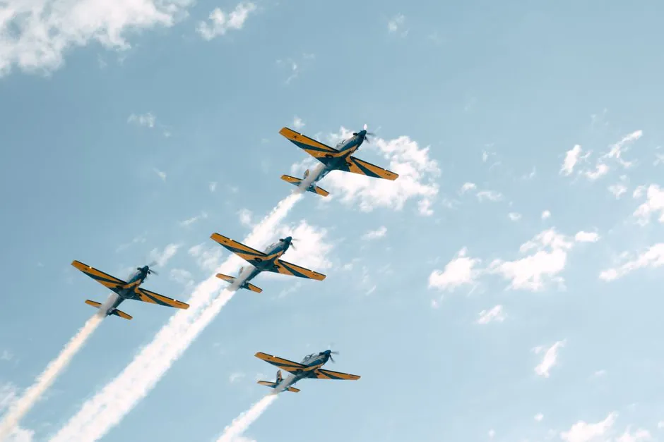 Competición de Aviones de Papel Día 2 Esta Noche de Domingo: Guía definitiva para precisión, diversión y networking estudiantil