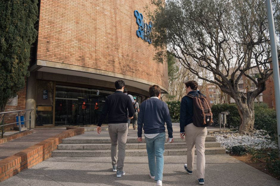 International Student Agent Scam Avoidance 2026: How to Spot Fraudulent Agencies Before You Apply