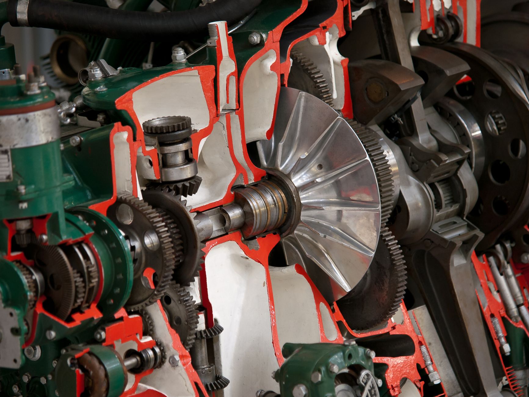2026 UK vs AU Mechanical Engineering ROI: Salary, Chartership & PR